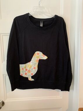 Instant Message,women's Black Sweatshirt with Floral Dachshund Applique